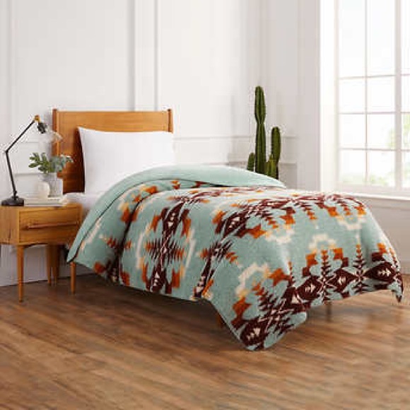 Pendleton Sherpa Fleece Cozy Twin Blanket - Picture 4 of 16